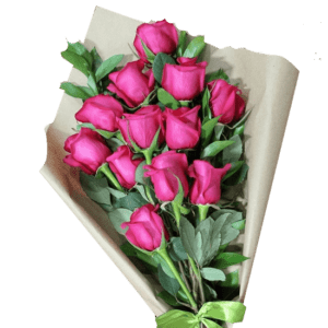 Ramo extendido con 12 rosas