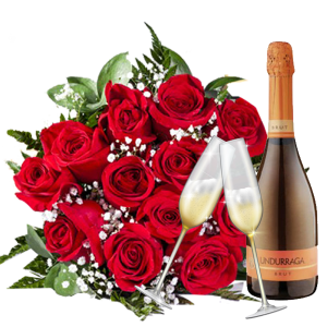 Ramo con 12 Rosas Importadas, 2 Copas y Espumante Undurraga